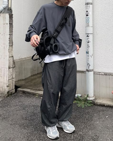 Workwear Aesthetic Men, Masc Winter Outfit, Aesthetic Fits Men, Mens Sweater Outfits, Sweater Outfits Aesthetic, Academic Fashion, Fall Mens Outfits, Softboy Outfits, Japanese Street Fashion Men