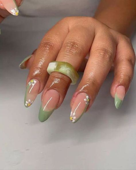 Sage Green Nails, Round Nail Designs, Trending Summer Nails, Glittery Nails, Sassy Nails, Classy Acrylic Nails, Round Nails, Pretty Acrylic Nails, Purple Nails