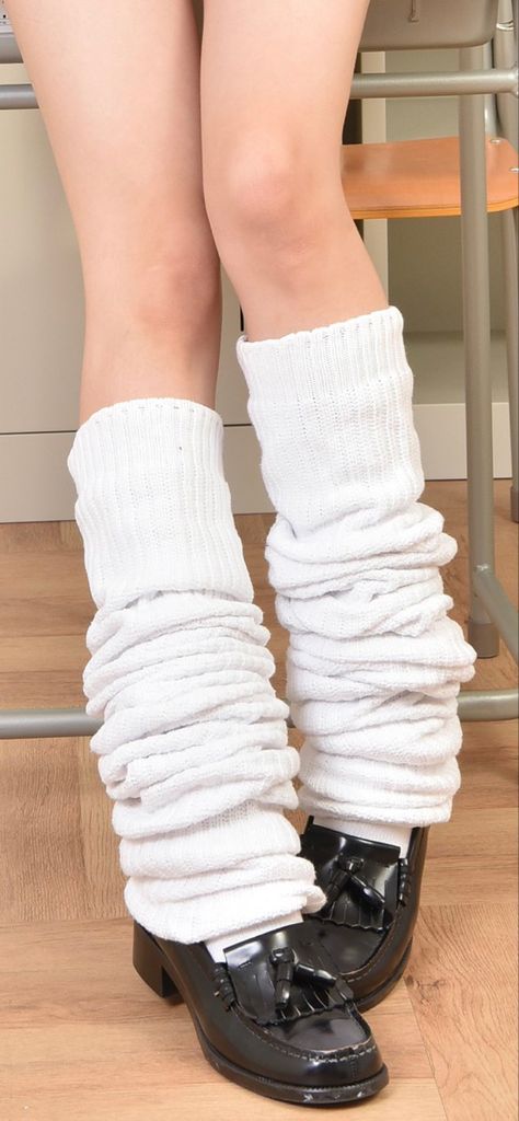 Gyaru Loose Socks, Gyaru Socks, Slouch Socks Outfit, Kogal Gyaru, Long White Socks, Cutesy Outfit, Loose Socks, Girly Fits, Slouch Socks