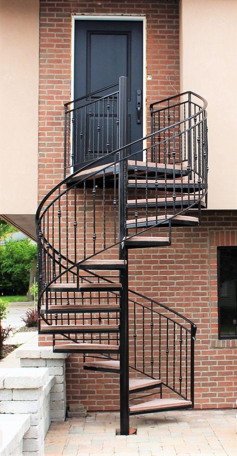 Helix Rail Spiral Stair with Concrete Treads - Great Lakes Metal Fabrication Outdoor Spiral Staircase, Spiral Staircase Outdoor, Deck Staircase, Exterior Stair Railing, Spiral Staircase Kits, Staircase Kits, Staircase Outdoor, Spiral Stair, Circular Stairs