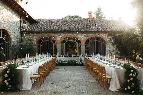 Courtyard at Borgo Corsignano. Wedding venue in Tuscany with courtyard for outdoor ceremony Borgo Corsignano, Wedding In May, Spanish Courtyard, Tuscany Wine, Dream Venue, Tuscan Wedding, La Wedding, Wine Parties, Welcome To The Party