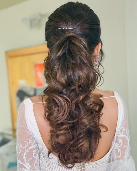 bridal hairstyle inspo for all  #shaadisaga #sangeethairstyles #sangeethairdo #hairdo #indianwedding #hairinspiration #hair #hairstyles #hairgoals #sangeet #mehndi  #indianbride #mehndihairstyle  #floralhairstyle #bridalhairstyle #floral #weddinginspo #weddinginspiration Messy Ponytail Hairstyles, Hairstyles For Brides, Hairstyles For Gowns, Hair Style On Saree, Stylish Ponytail, Pony Hairstyles, Engagement Hairstyles, Traditional Hairstyle, Ponytail Hairstyle