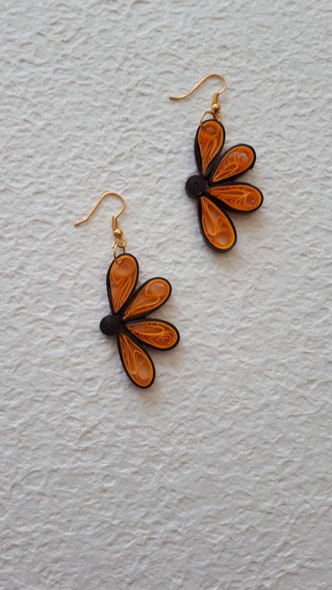 Paper Quilling Earrings Unique, Quilling Jewelry Ideas, Quilling Earrings Unique, Quelling Jewellery, Quilling Earrings Jhumkas, Diy Quilling Earrings, Quilling Earring, Diy Gift Bow, Quilling Jewellery