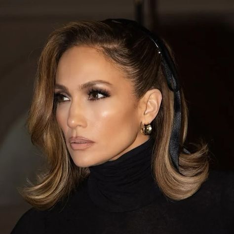 JLo #hair Jlo Hair Styles, Jlo Updo, J Lo Hair, Jlo Ponytail, Jlo Short Hair, Jlo Hairstyles, Flippy Bob, Jennifer Lopez Makeup, Jlo Hair