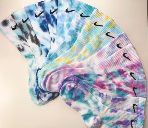 This Athletic Socks item by SchodieSocks has 1058 favorites from Etsy shoppers. Ships from Germany. Listed on 11 Jul, 2023 Tye Dye Socks, Tie Dye Socks, Diy Upcycling, Nike Socks, Athletic Socks, Batik, Unique Pieces, Favorite Outfit, Tie Dye