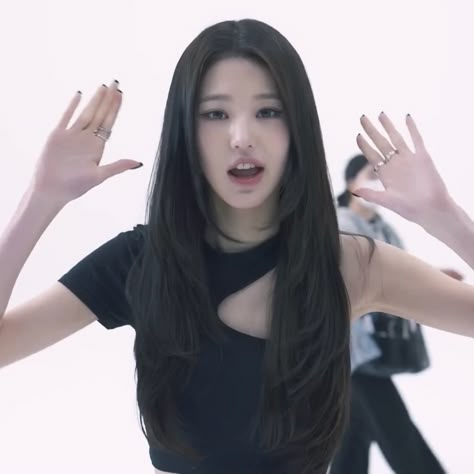 Wonyoung Layered Hair, Wonyoung Straight Hair, Wonyoung Long Hair, Wonyoung I Am, Wonyoung Haircut, Wonyoung Hairstyles, Wonyoung Hairstyle, Wonyoung Hair, Screenshot Icon