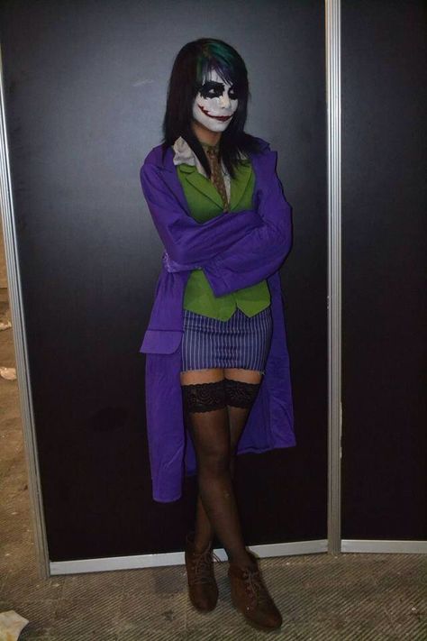 Joker girl costume Female Dark Knight, Joker Girl Costume, Girl Joker Costume, Joker Costume Girl, The Joker Costume, Girl Joker, Female Joker Costume, Costume Joker, Halloween Female