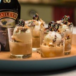 Baileys Ice Cream Sundae - Allrecipes.com Coffee Flavored Ice Cream, Ice Cream Sundae Recipe, Baileys Ice Cream, Adult Snacks, Boozy Ice Cream, Sundae Recipes, Baileys Recipes, Ice Cream Drinks, Yummy Desserts Easy