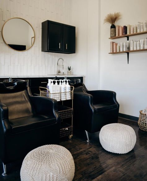 Boho Salon Accent Wall, Classy Salon Suite, Loft Hair Salon, Black And Brown Salon Decor, Black And Tan Salon Decor, Salon Backbar Ideas Shampoos, Small Shampoo Area In Salon, Black And Gold Salon Suite, Salon Interior Design Black