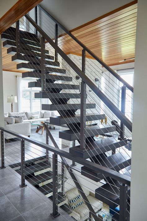 Modern Staircase Railing, Floating Stairs, Floating Staircase, Stair Case, Cable Railing, Home Stairs Design, Staircase Railings, Modern Stairs, Interior Stairs