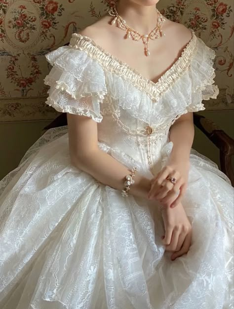 Auroracore Outfits, Rococo Outfit Modern, 1700s Dresses Royal, Victorian Wedding Dress 19th Century, Modern Regency Fashion, White Dress Victorian, Modern Victorian Dress, 1800s Wedding Dress, Royal Core Dress