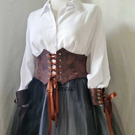 Corset Belt Plus Size, Waist Corset Outfit, Underbust Corset Outfit, Corset With Jeans, Corset Belt Outfit, Victorian Belt, Corset Styling, Corset Brown, Pirate Corset