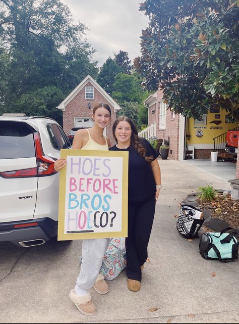 Two girls with homecoming/hoco sign. Hoes before bros hoeco? Cute Hoco Ideas, Friend Hoco Proposal, Best Friend Hoco Proposal, Cute Hoco Proposals, Homecoming Poster Ideas, Formal Proposals, Cute Promposals, School Dance Ideas, Prom Posters