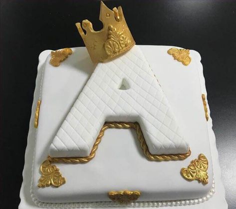 Crown Cake Design, Queen Cake Design, King Cake Design, Queen Birthday Cake, Picnic Table Wedding, 38 Birthday, Lawyer Cake, Queens Birthday Cake, Haldi Photoshoot