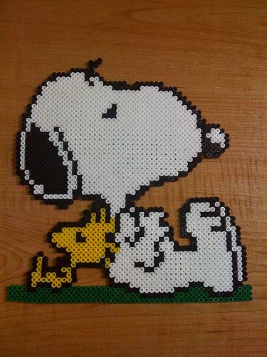 I also found another pattern on-line of Snoopy and Woodstock. Beaded Snoopy, Snoopy Dog, Perler Creations, Easy Perler Beads Ideas, Fuse Bead Patterns, Hama Beads Design, 8bit Art, Perler Crafts, Diy Perler Bead Crafts