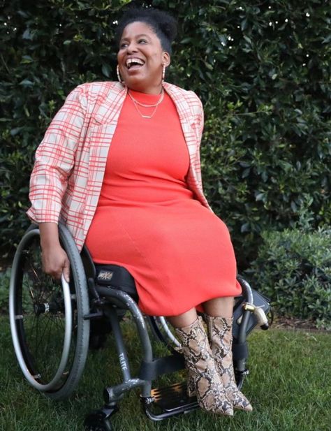 Making Modeling More Inclusive Of Disability, One Brand At A Time - Folks Inclusive Model Photography, Inclusive Models, Disabled Reference, Disabled Pose Reference, Disabled Models, Individuals With Disabilities Education Act, Disabled Women, Disabled People, Becoming A Model