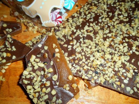 Microwave English Toffee Recipe, Microwave Toffee Recipe, Microwave Toffee, English Toffee Recipe, Easy Microwave Recipes, Easy Toffee, Butter Corn, Microwave Recipe, Easy Christmas Candy Recipes