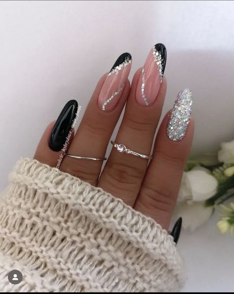 January Nail Designs, January Nails, Glittery Nails, Smink Inspiration, Nails 2023, Nail Designs Glitter, Beach Nails, Elegant Nails, Classy Nails