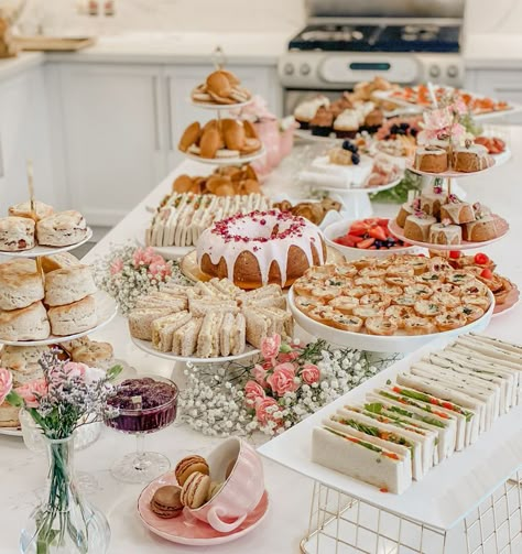 Tea Grazing Table, Bridal Shower Tea Party Theme, High Tea Baby Shower, Tea Party Outfit, Tea Party Ideas, Sweet Tea Recipes, English Tea Party, Afternoon Tea Recipes, Tea Party Table