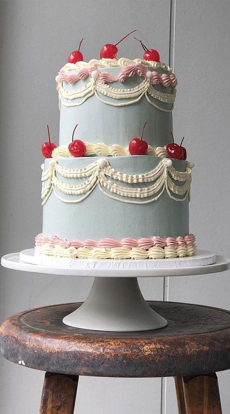 Victorian Cakes, Bolo Vintage, Blue Birthday Cakes, Tiered Cakes Birthday, Tiered Cake Design, Vintage Birthday Cakes, Cake Drawing, Elegant Birthday Cakes, Tiered Cake