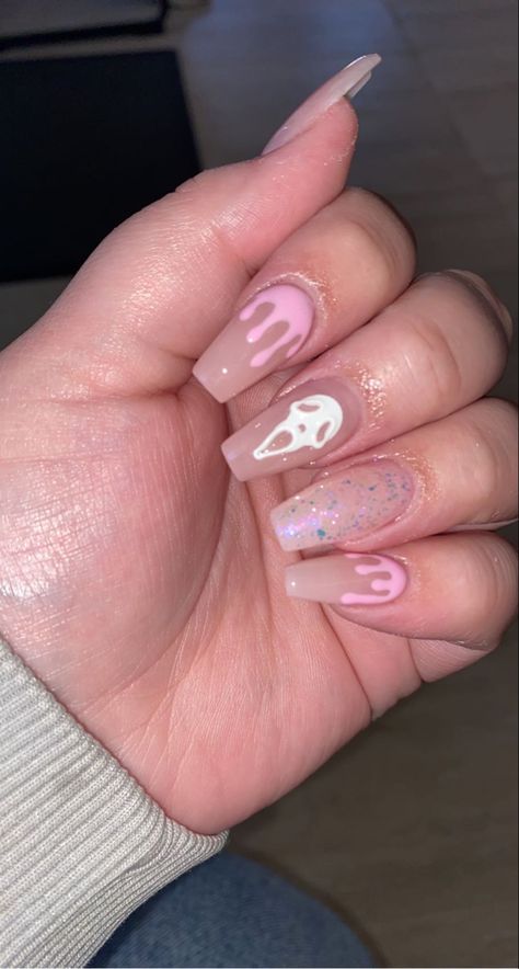 Pink Ghostface Nails, Pink Scream Nails, Halloween Scream Nails, Ghostface Nails, Scream Costume, Scream Nails, Bday Nails, Horror Nails, Holloween Nails