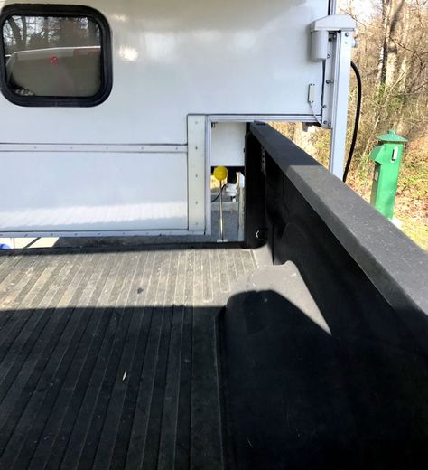 Simple Camper Loading Trick - Truck Camper Magazine Truck Camper Storage Ideas, Truck Camper Storage, Truck Camper Ideas, Alaskan Camper, Cabover Camper, Camper Steps, Lance Campers, Slide In Truck Campers, Pop Up Truck Campers