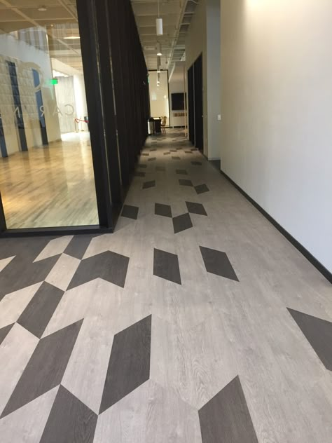 Mixed Materials Facet LVT  #patcraft #patcraftfloors #mixedmaterials #metallix #facettile #lvt #flooring #corporateoffice #officesnapshots Vct Flooring, Floor Pattern Design, Tiled Staircase, Floor Tiles Design, Lvt Flooring, Granite Flooring, Interior Design Boards, Flooring Inspiration, Office Floor