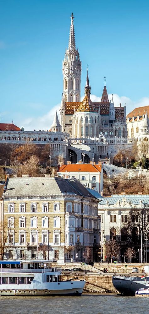 bųddђāpęşţ āţţŗāçţįoŋ Overlooking the Danube, where the fishermen's guild built their defense walls in the Middle Ages, is the impressive Fisherman's Bastion.It's one of the most popular points in the city for tourists, with its views over the city and the Danube. Budapest Wallpaper, Fisherman's Bastion, 4k Wallpapers For Pc, Budapest Travel, Most Beautiful Wallpaper, Danube River, Great Backgrounds, Full Hd Wallpaper, The Middle Ages