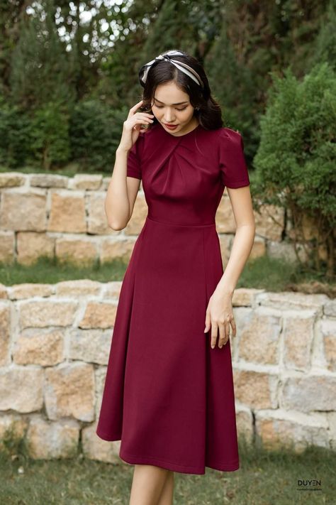 Modest Girls Dresses, Women's Party Wear, Dresses Plain, Plain Skater Dress, Frock Designs, Flare Shirt, Frock Design, Shirt Dresses, Dressy Outfits