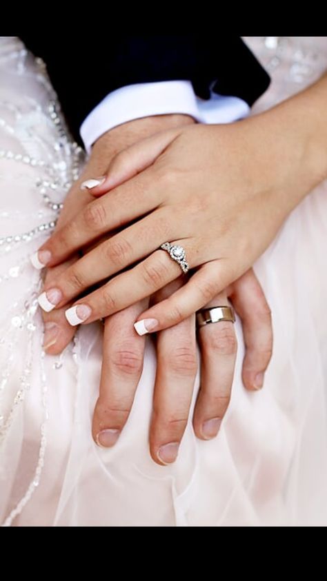 Picture Of Wedding Rings, Wedding Ring Hands Photo, Wedding Ring Photography Hands, Wedding Ring Photo Ideas Photography, Wedding Ring Photos Hands, Bride And Groom Ring Pictures, Wedding Ring Picture Ideas, Wedding Ring Pictures Hands, Small Church Wedding Photos