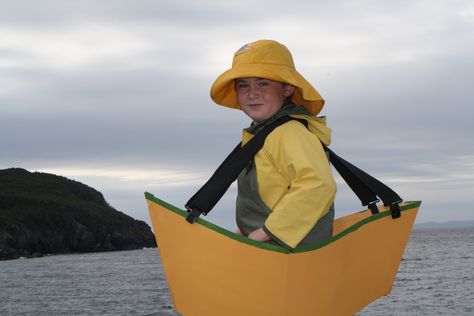 `Fishing in a Dory` Halloween costume....typical Newfoundland boy !!! Ocean Theme Costume, Dory Halloween Costume, Fishing Costume, Boat Costume, Kids Parade Floats, Fisherman Costume, Under The Sea Costumes, Quick Costumes, Fish Costume