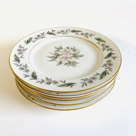 Fine china dinnerware