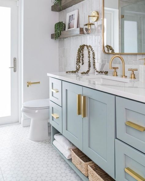 Island Home Interiors (@islandhome_interiors) • Instagram photos and videos Bathrooms 2023, Bathrooms Vintage, Coastal Bathroom Vanity, Trending Bathroom Colors, Popular Bathroom Colors, Spa Bathrooms, Bathroom 2023, Bathroom Dream, Bathroom Cabinet Colors