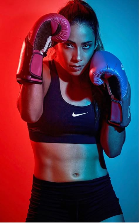 Karate Photoshoot, Martial Arts Photography, Boxer Aesthetic, Boxing Women, Boxing Art, Female Boxer, Badass Girl, Female Boxers, Boxing Fitness