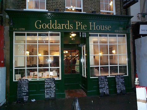 Pie Restaurant, Greenwich Market, Shops In London, Pie And Mash, Restaurant In London, Greenwich London, Street Food Market, Liquor Shop, Greenwich Park