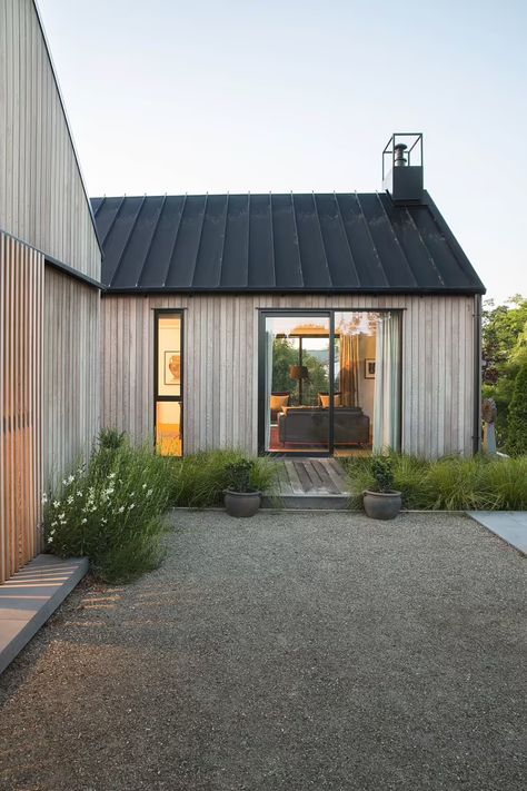 River House by AW Architects | HomeAdore Cedar Cladding, Modern Barn House, Casa Exterior, Modern Barn, River House, Modern Cabin, Building A New Home, Barn Style, Christchurch