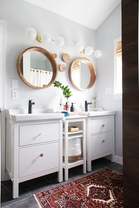 This master bathroom update is jaw dropping! I mean, it is sooo good! You need to see this easy and budget friendly bathroom update. Makeover Kamar Mandi, Ikea Bathroom, Bad Inspiration, Bathroom Update, Bathroom Light Fixtures, Stylish Bathroom, Bath Room, Retail Furniture, Kids' Bathroom