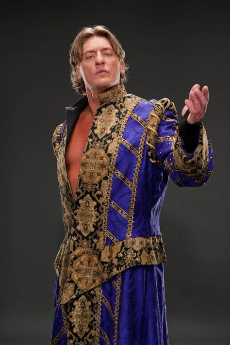 William Regal William Regal, Male Wrestlers, England Sports, Pro Wrestler, Wrestling Wwe, Wwe Wrestlers, Barnes And Noble, Wwe, Victorian Dress