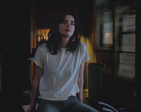 Krysten Ritter Gif, Kristen Ritter, Oc Things, Black Widow And Hulk, Jessica Jones Marvel, White Shirt And Blue Jeans, Daniel Brühl, Crazy Diamond, Krysten Ritter