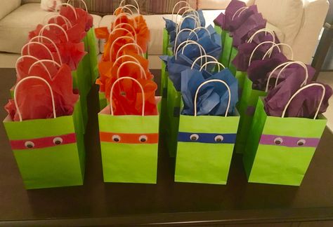 TMNT goody bags / party favors Birthday Banner Ideas, Mutant Ninja Turtles Party, Turtle Birthday Parties, Tmnt Birthday, Ninja Turtles Birthday Party, Tmnt Party, Ninja Birthday, Ninja Party, Ninja Turtle Birthday