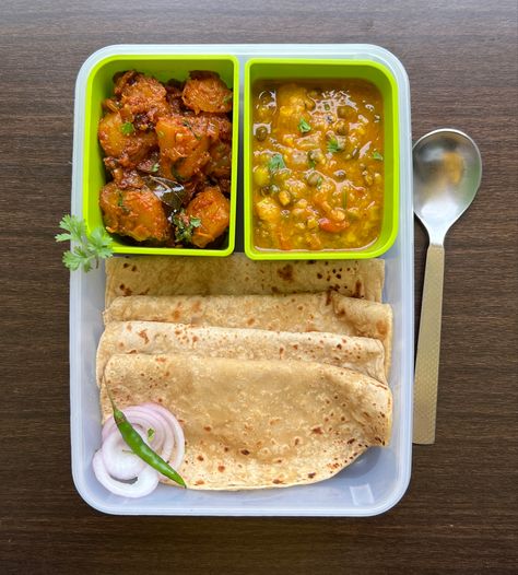 Veg Tiffin Recipes Lunch Boxes, Healthy Tiffin Recipes, Lunch Platter, Indian Lunch Box, Tiffin Ideas, Tiffin Recipes, Toddler Lunch Recipes, Kids Healthy Lunch Recipes, Amazing Food Platters