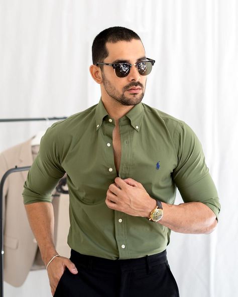 Stripped Pants Outfit, Green Shirt Outfit, Green Shirt Outfits, Green Shirt Men, Grey Pants Outfit, Military Green Shirt, Dark Green Shirt, Green Pants Outfit, Green Combination