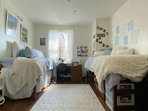 Dorm Room Inspo Minimalist, Uw Madison Dorm, Miami University Dorm Rooms, Coastal Dorm Room, Baylor Dorm, Organization Dorm, Diy Dorm Room, Bedding Dorm, Dorm Beds