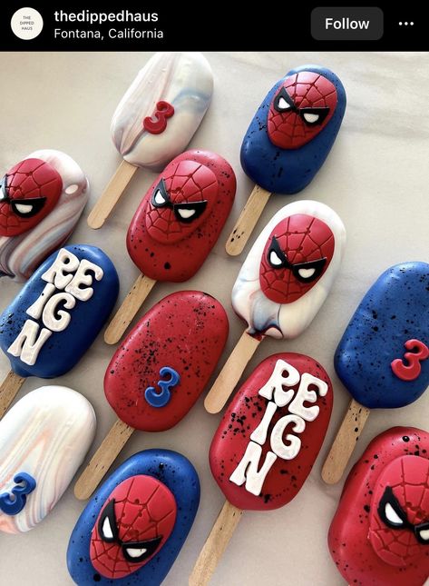 Marvel Birthday Cake, Spiderman Birthday Party Decorations, Cake Pop Decorating, Spiderman Theme, Spiderman Birthday Party, Leo Birthday, Party Themes For Boys, Spiderman Party, Spiderman Cake