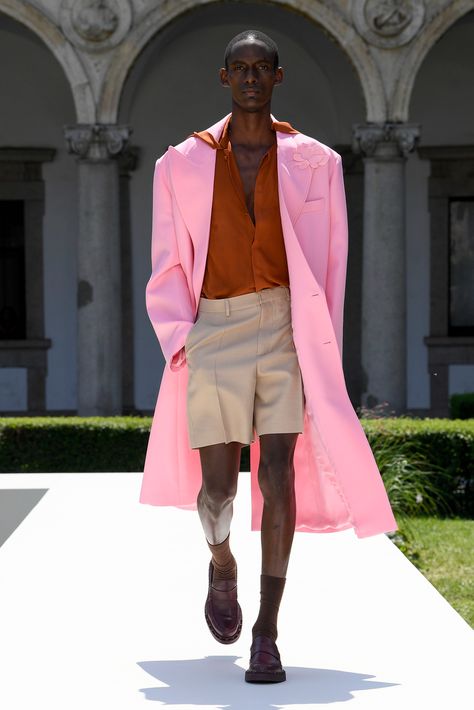 Valentino Men’s Spring 2024 [PHOTOS] – WWD Rick Owens Men, Givenchy Man, Fashion Forecasting, Alexander Mcqueen Men, Valentino Men, Flight Jacket, Louis Vuitton Men, 2024 Fashion, Mens Spring