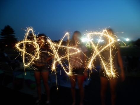 Festive with friends Sparkler Pictures Friends 4th Of July, 4 Of July Picture Ideas, 4th Of July Sparklers, Aesthetic 4th Of July Pics, July Birthday Aesthetic, Fourth Of July Aesthetic Pictures, 4th Of July Insta Pics, Forth Of July Pictures Ideas, 4th Of July Photo Ideas