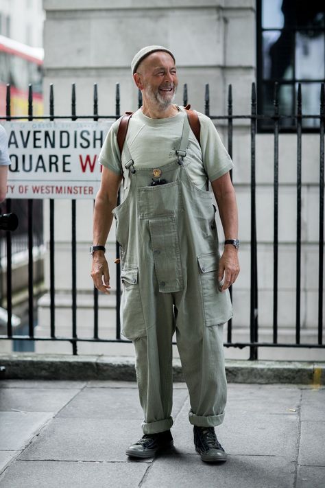 Men’s Fashion Overalls, Men’s Overalls Outfit, Mens Overalls Outfits, Overalls Men Fashion, Overall Fashion, Street Style Boy, Men Overall, Balenciaga Shirt, London Fashion Week Mens