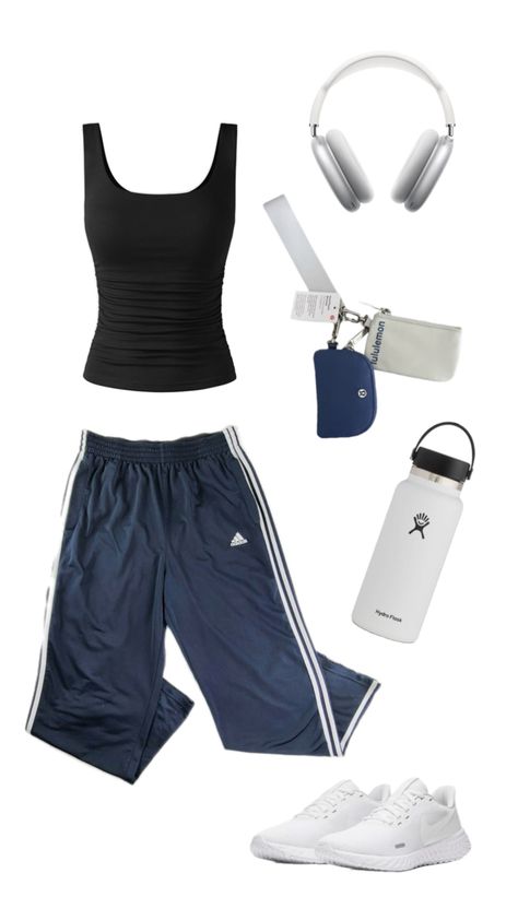 #gym #airpodsmax #outifts #inspo Gym Outfits Baggy, Y2k Gym Outfits, Alt Workout Outfits, Baggy Gym Fits, Alt Gym Outfits, Baggy Workout Outfits, Baggy Gym Outfit, Gym Fits Aesthetic Women, Winter Gym Outfit