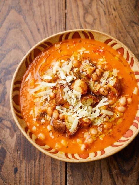 Roasted Tomato White Bean Soup, Roasted Tomato And White Bean Soup, Jamie Oliver Soup Recipes, Jamie Oliver Soup, Food Things To Make, Banoffee Cheesecake, Fakeaway Recipes, Girls Dinner, Crockpot Soups