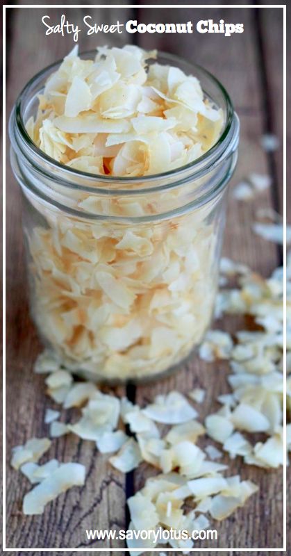 coconut chips Honey Substitute, Paleo Recipes Snacks, Sugar Free Honey, Paleo Sweets, Coconut Chips, Paleo Treats, Quick Easy Snacks, Paleo Snacks, Chips Recipe